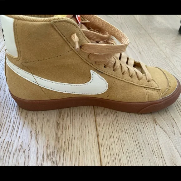 NWOT Nike Blazer Mid ‘77 Suede Twine/ Summit White Sneakers — Size 7 - Picture 4 of 11